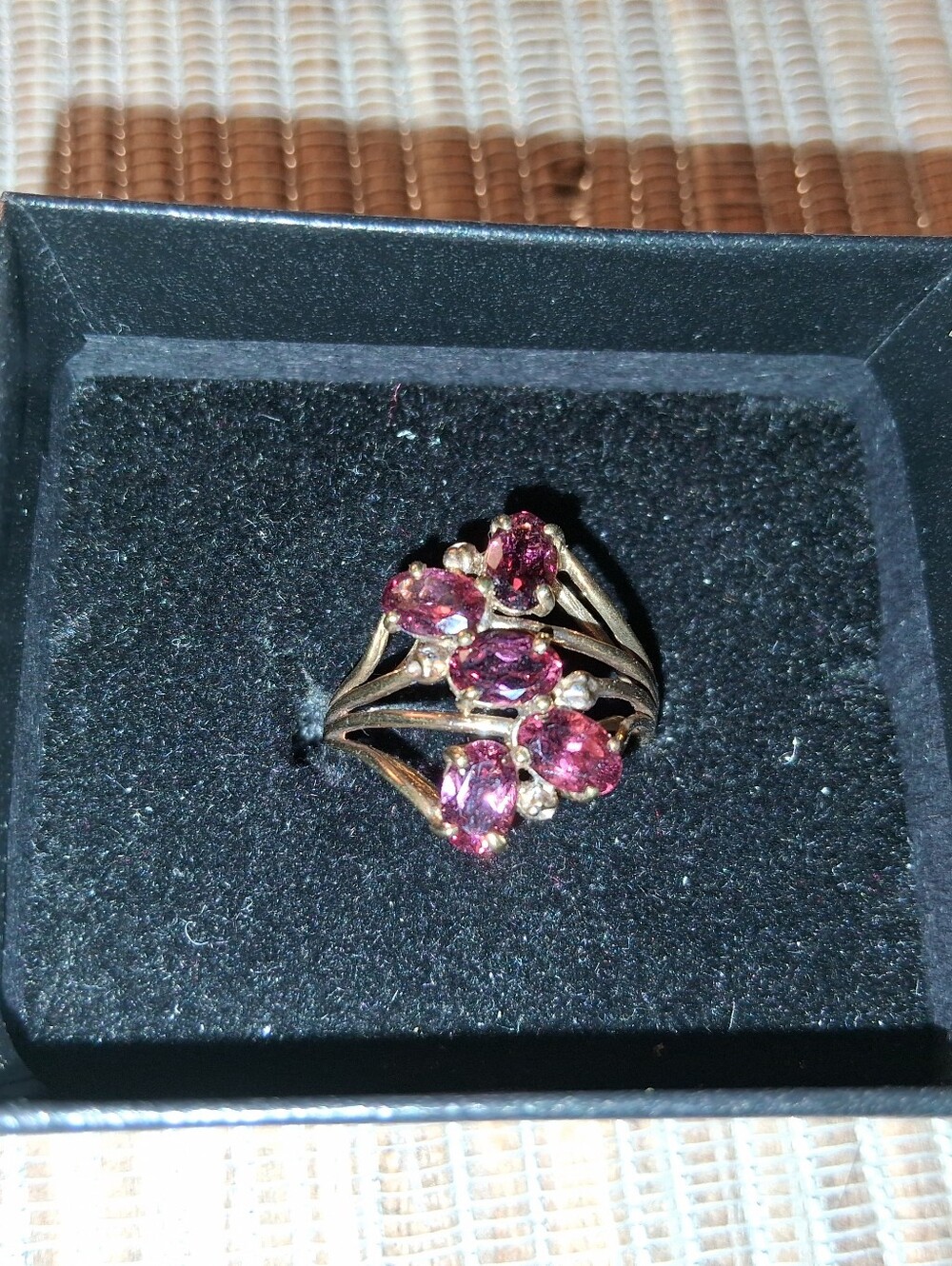 Vintage beautiful 10K Gold Multi-Stone Red Gemstone Bypass Ring